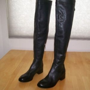 Worn one MICHAEL KORS FINN OTK BOOTS